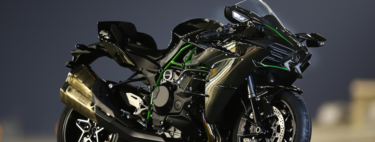Kawasaki tiene la llave del futuro en las motos: tienen preparadas deportivas, scooter y un triciclo a hidrógeno que irán con el motor de 'gasolina' de la Ninja H2