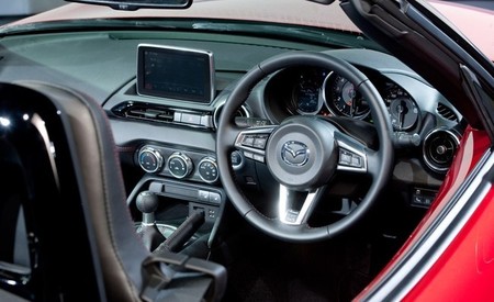 El Mazda MX-5 vestirá su interior con bioplásticos procedentes de plantas