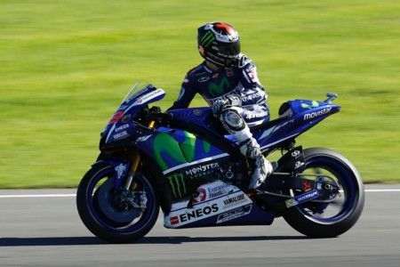 Jorge Lorenzo evita la polémica, cuenta sus predicciones para la temporada 2016 y otras cosas interesantes