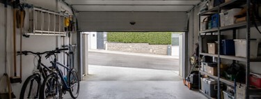 La puerta del garaje no necesita spray multiusos para funcionar bien: hay alternativas mucho mejores