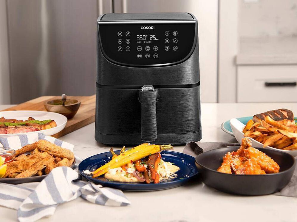 Esta freidora de aire de Cosori es una de las más vendidas en Amazon y está muy rebajada: se controla por el móvil y es XXL