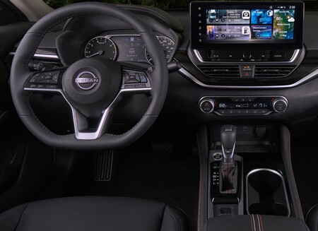 Nissan Altima 2023 1600 11