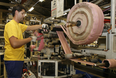 Este breve vídeo te cuenta cómo es el proceso de fabricación de los neumáticos