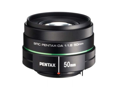 Pentax presenta un nuevo objetivo 50mm resistente, luminoso e indicado para retratos