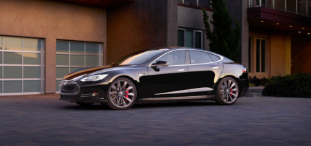 Una vez ahogado el niño... Tesla busca mejorar su piloto automático