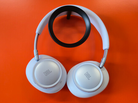 Jbl Tour One