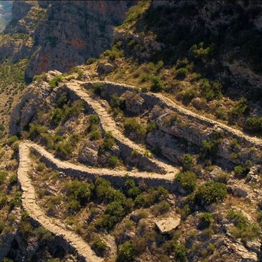 La ruta de los 6.600 escalones: una joya escondida en Alicante que sube al cielo y tiene vistas infinitas