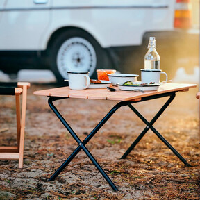 Ikea vende una mesa de picnic robusta podremos llevar bajo el brazo a la playa o a una merienda en el parque