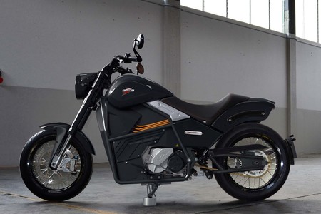 La Tacita T-Cruise Urban es una moto eléctrica que llegará en 2020 con cuatro potencias y sí, tiene marchas