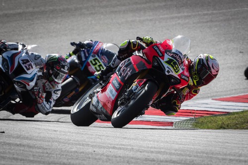Jaque mate: Álvaro Bautista da el golpe definitivo al mundial de Superbikes ganando en territorio comanche