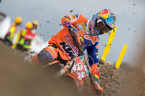 Jeffrey Herlings corre lesionado y gana el MXGP de Indonesia; Jorge Prado se cerca al liderato de MX2