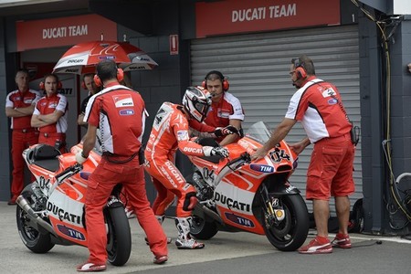 Andrea Dovizioso, Pit-Stop Australia 2013