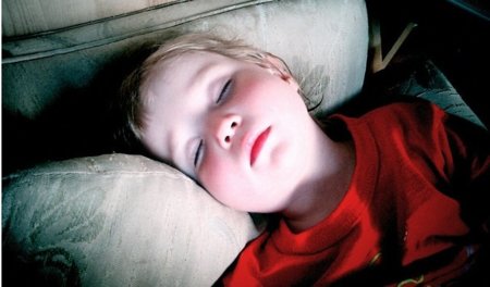 Dormir poco relacionado con la Obesidad en niños y adolescentes