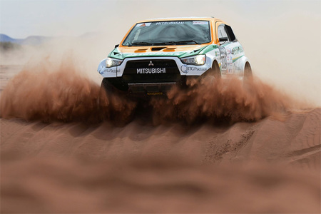 Dakar 2013: un Mitsubishi ASX con motor Aston Martin para Guilherme Spinelli