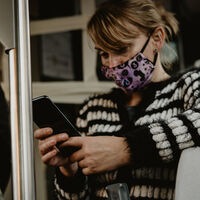 A partir de mañana no hace falta llevar mascarilla en el transporte público: aviones, taxis, VTC, trenes y autobuses