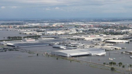 Cuando las inundaciones afectan al crecimiento de Internet: El efecto mariposa que amenaza la nube