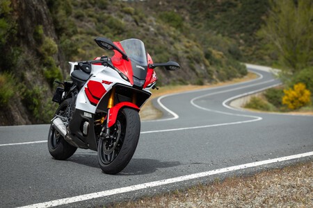 Yamaha R7 2026 029
