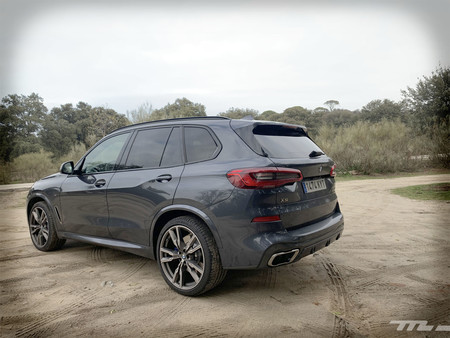 BMW X5 M50d trasera lateral