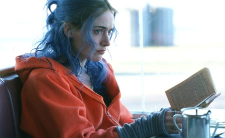 '¡Olvídate de mí!', la curiosa historia tras la sudadera naranja que llevaba Kate Winslet