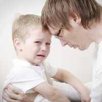 "Te comprendo", la frase que los niños necesitan escuchar de sus padres cuando están teniendo una rabieta