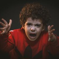 ¿Tu hijo reclama continuamente tu atención? A qué se debe y cómo puedes actuar