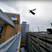 El freestyle cambia las ruedas por orugas y patines con Levi LaVallee ¡Y en plena ciudad!