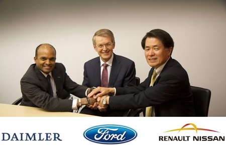 Foto del acuerdo Ford, Daimler y Renault-Nissan