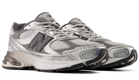 New Balance Lanzara Hoy Sus Zapatillas Color Titanio Que Fusionan El Espiritu De Los 2000 Con Tus Looks Mas Futuristas