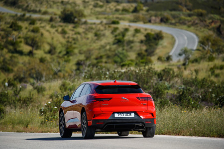Jaguar I-PACE First Edition trasera dinámica
