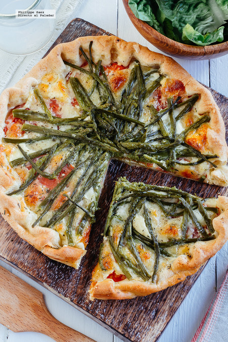 Tarta salada de espárragos. Receta fácil y saludable