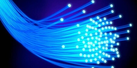 España roza los 12 millones de líneas de fibra óptica y MásMóvil lideró las altas móviles en febrero