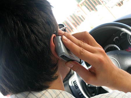 Hablando Por El Movil