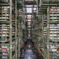 Parece una nave espacial llena de libreros suspendidos, pero es una biblioteca mexicana considerada una de las más espectaculares del mundo 