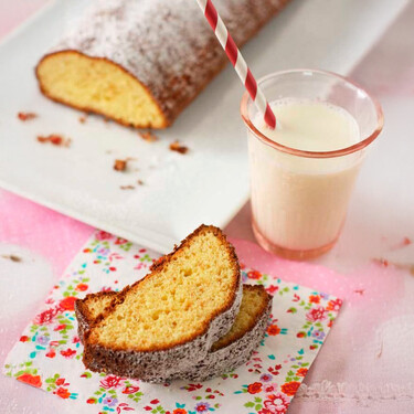 Bizcocho de chocolate blanco, receta para un desayuno o merienda delicioso