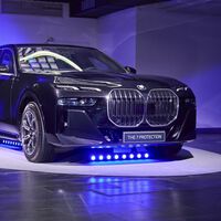 Dispárame si quieres. Así son los BMW Protection, los coches blindados que salvan vidas a diario