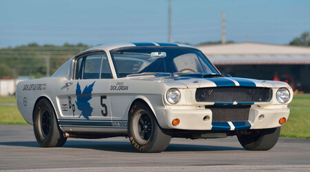 ¡A sacar los ahorros! Uno de los 35 ejemplares del Ford Mustang Shelby GT350R será subastado