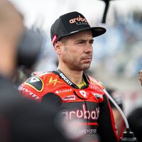 Giro de 180 grados en el futuro de Álvaro Bautista. Todavía podría quedarse con Ducati corriendo en Superbikes