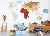 Pon un mapamundi en la pared de su habitación