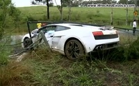 Dolorpasión™: un gallardo novio estampa un Lamborghini Gallardo para celebrar el día de su boda
