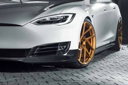 Tesla Model S Novitec