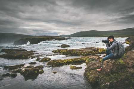 Siete claves para elegir bien el equipo fotográfico que llevas si te gusta viajar ligero