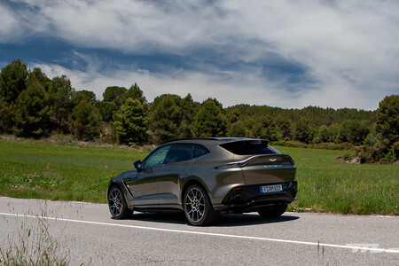 Aston Martin Dbx Prueba