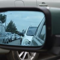 La estafa del retrovisor: cuando unos turistas simulan chocar contra tu coche para que les des 1.500 euros