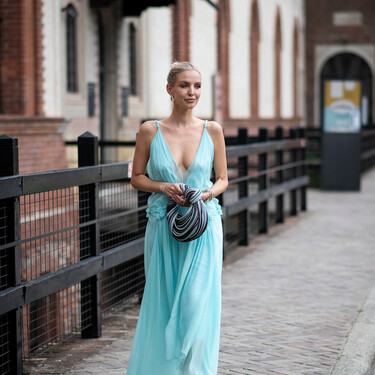 Este vestido de 23 euros de Lefties puede ser el protagonista un look caro si sabes cómo