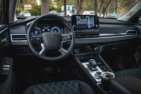 Mitsubishi Outlander Phev 4