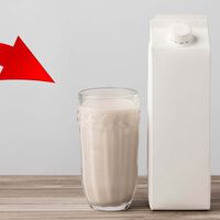 Por qué la leche no necesita refrigeración en el súper, pero sí cuando llegan a tu casa. Así lo explica la ciencia  