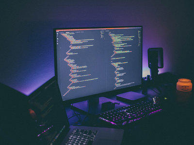 Los programadores responden a JetBrains en 2020: todos quieren aprender Python y casi nadie trabaja solo en proyectos open source