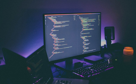 Los programadores responden a JetBrains en 2020: todos quieren aprender Python y casi nadie trabaja solo en proyectos open source