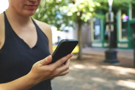 La Agencia Tributaria comienza a usar Zoom con los contribuyentes: permite registrarse en el sistema Cl@ve por videollamada