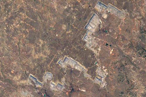 Las imágenes satelitales muestran cómo una mina puede devorar su entorno en apenas tres décadas